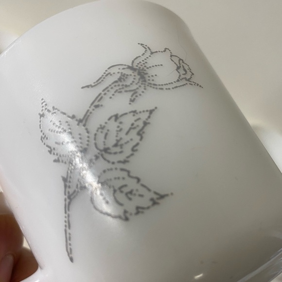 Set of 8 vintage Corning coffee/tea cups Grey Rose pattern - Picture 4 of 8